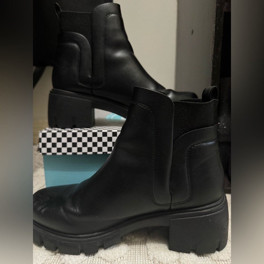 Soda Black Ankle Boots